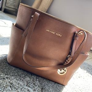 Michael Kors Jet Set brown leather tote bag